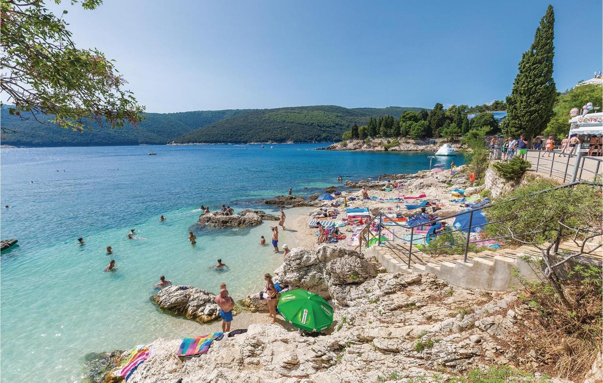2 Bedroom Gorgeous Apartment In Rabac Exterior foto